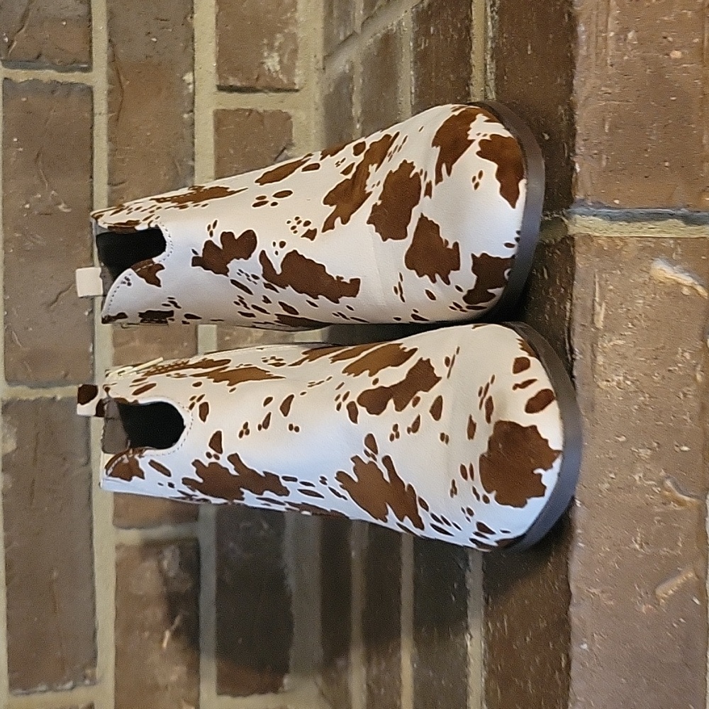 ARULA Cow Print Ankle Boots - Picture 4 of 6